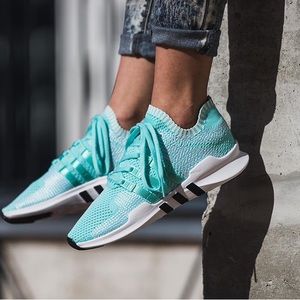 Adidas sneakers Size 6 1/2